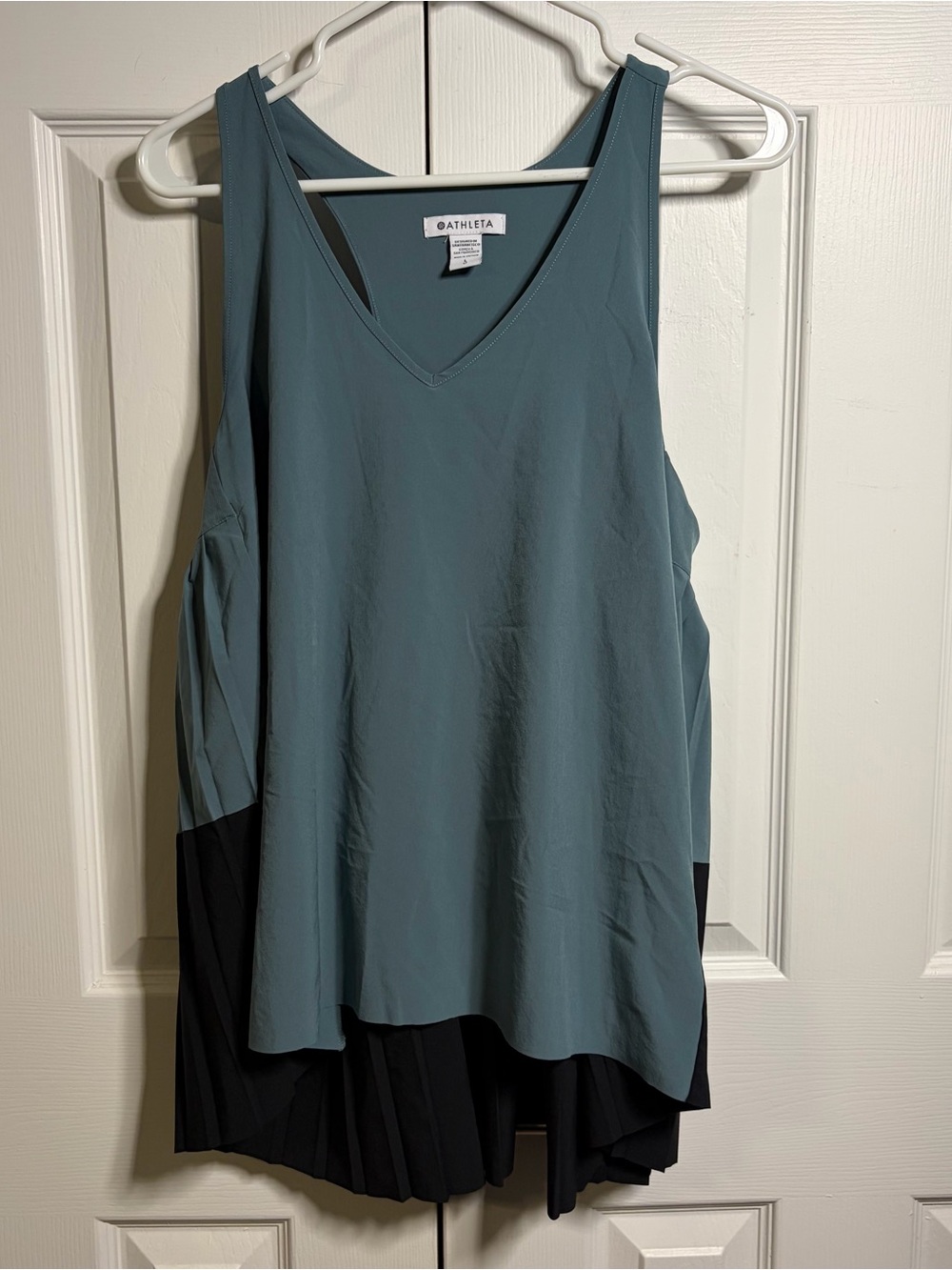 Athleta Teal V-Neck Tank Top size large